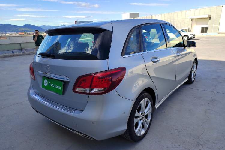 Used Mercedes-Benz B-Class 2017 B 200 Sport Edition Exterior 3