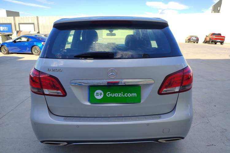 Used Mercedes-Benz B-Class 2017 B 200 Sport Edition Exterior 4