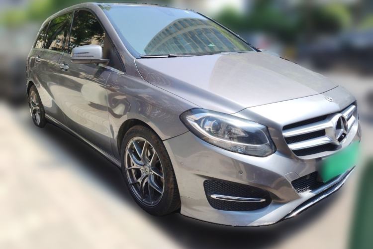 Used Mercedes-Benz B-Class 2017 B 200 Sport Edition Front Right 45 Deg