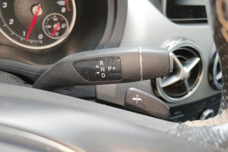 Used Mercedes-Benz B-Class 2017 B 200 Sport Edition Gear Lever
