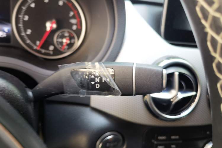 Used Mercedes-Benz B-Class 2017 B 200 Sport Edition Gear Lever