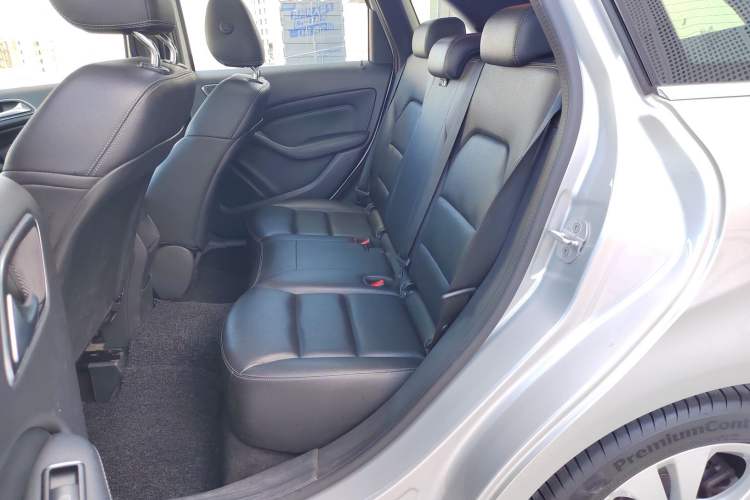 Used Mercedes-Benz B-Class 2017 B 200 Sport Edition Interior 1