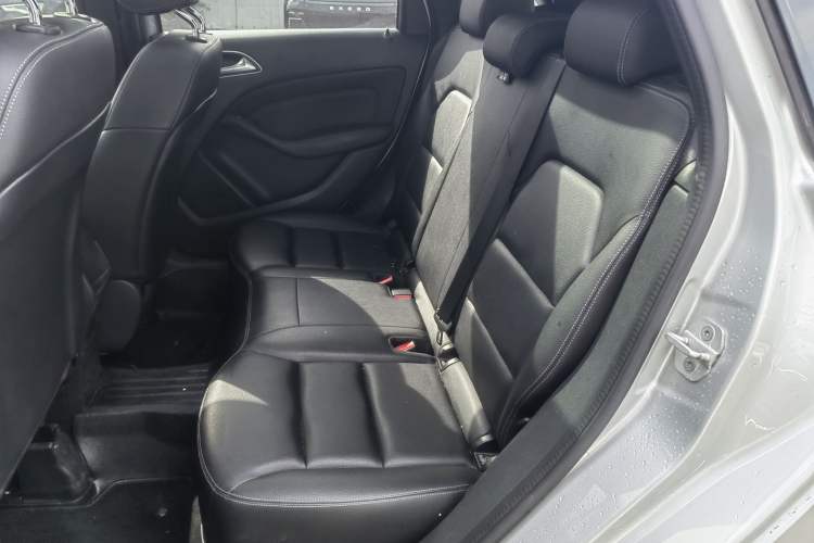 Used Mercedes-Benz B-Class 2017 B 200 Sport Edition Interior 1