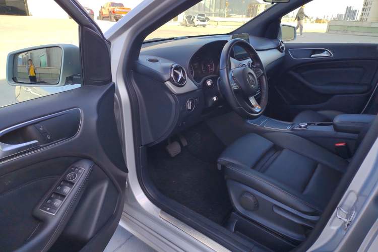 Used Mercedes-Benz B-Class 2017 B 200 Sport Edition Interior 2