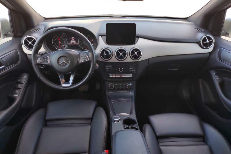 Used Mercedes-Benz B-Class 2017 B 200 Sport Edition Interior 3
