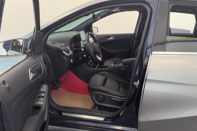 Used Mercedes-Benz B-Class 2017 B 200 Sport Edition Left Front Seat