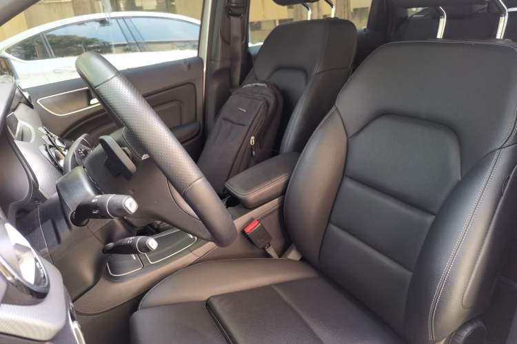 Used Mercedes-Benz B-Class 2017 B 200 Sport Edition Left Front Seat