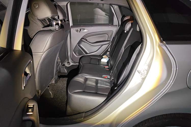 Used Mercedes-Benz B-Class 2017 B 200 Fashion Model Left Rear Seat