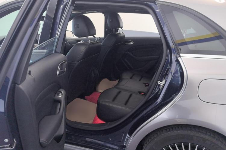 Used Mercedes-Benz B-Class 2017 B 200 Sport Edition Left Rear Seat