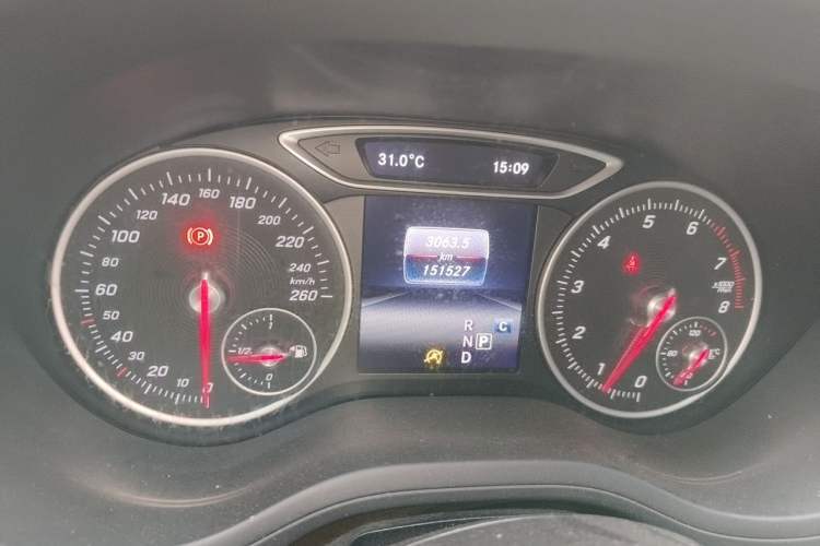 Used Mercedes-Benz B-Class 2017 B 200 Sport Edition Odometer Close Up
