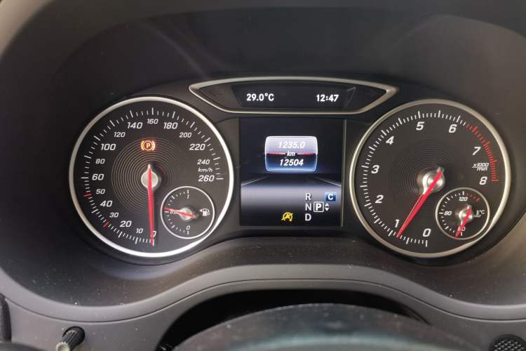 Used Mercedes-Benz B-Class 2017 B 200 Sport Edition Odometer Close Up