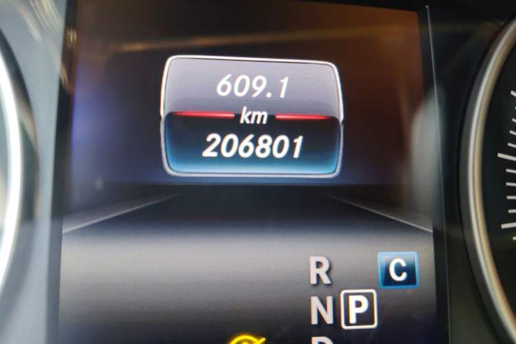 Used Mercedes-Benz B-Class 2017 B 200 Sport Edition Odometer Close Up