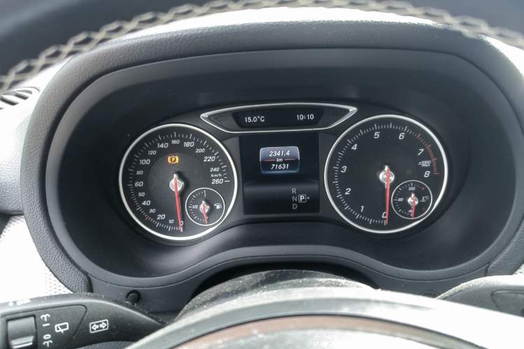 Used Mercedes-Benz B-Class 2017 B 200 Sport Edition Odometer Close Up