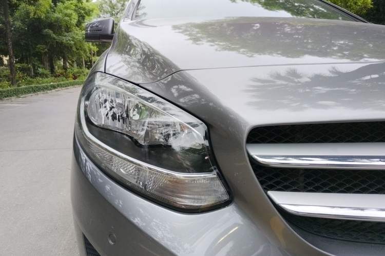 Used Mercedes-Benz B-Class 2017 B 200 Sport Edition Right Front Headlight