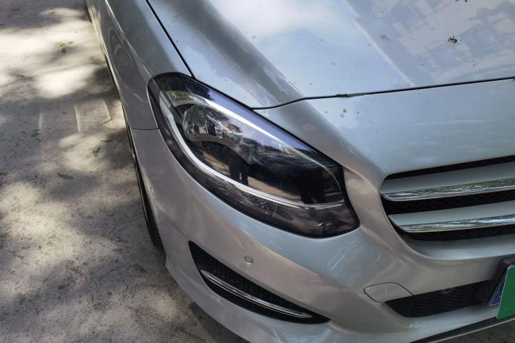 Used Mercedes-Benz B-Class 2017 B 200 Sport Edition Right Front Headlight
