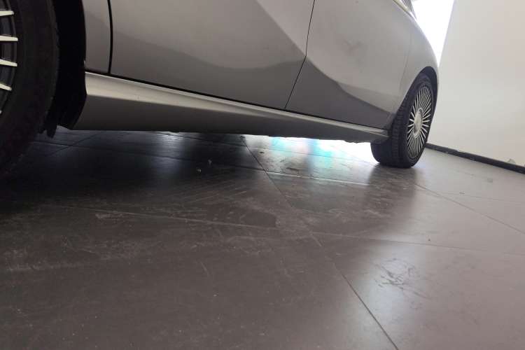 Used Mercedes-Benz B-Class 2017 B 200 Sport Edition Right Side Sill