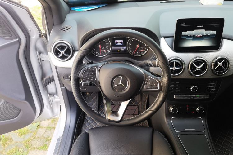 Used Mercedes-Benz B-Class 2017 B 200 Sport Edition Steering Wheel