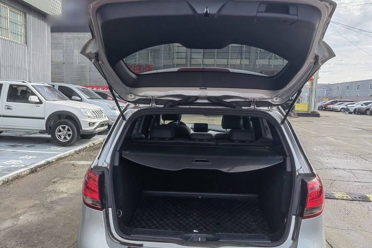 Used Mercedes-Benz B-Class 2017 B 200 Sport Edition Trunk