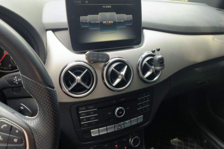 Used Mercedes-Benz B-Class 2017 B 200 Sport Edition Audio And AC Panel