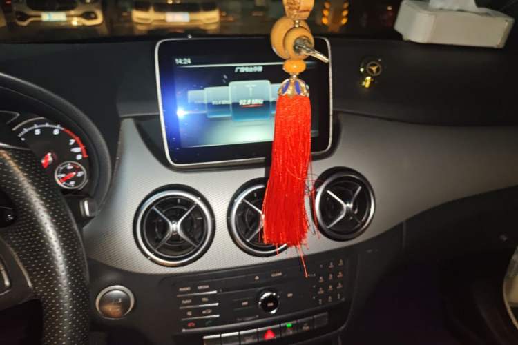 Used Mercedes-Benz B-Class 2017 B 200 Sport Edition Audio And AC Panel