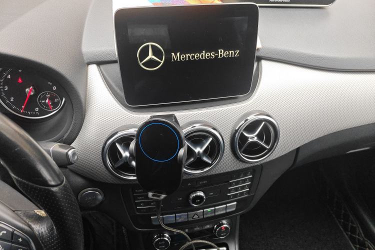 Used Mercedes-Benz B-Class 2017 B 200 Fashion Model Audio And AC Panel