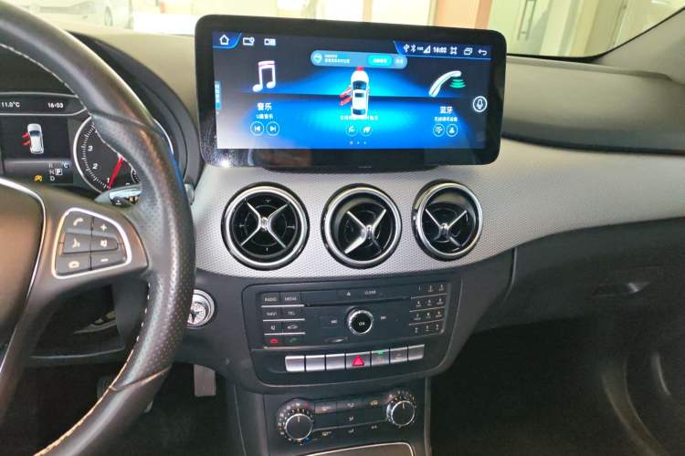 Used Mercedes-Benz B-Class 2017 B 200 Sport Edition Audio And AC Panel