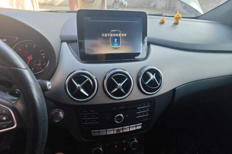 Used Mercedes-Benz B-Class 2017 B 200 Sport Edition Audio And AC Panel
