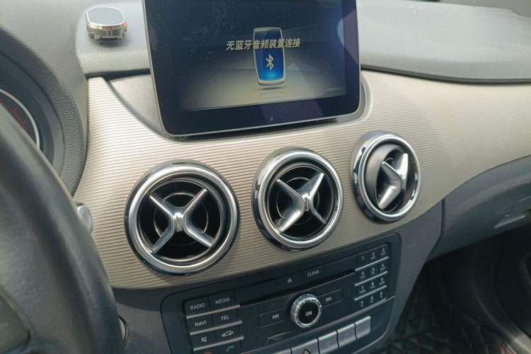 Used Mercedes-Benz B-Class 2017 B 180 Audio And AC Panel