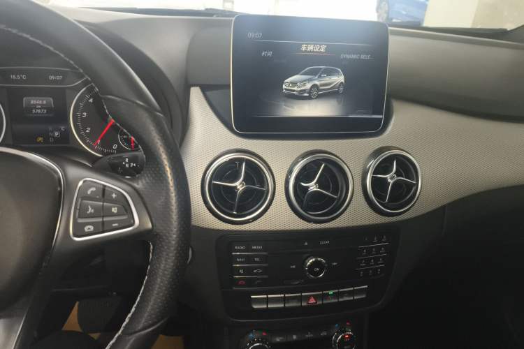 Used Mercedes-Benz B-Class 2017 B 200 Fashion Model Audio And AC Panel