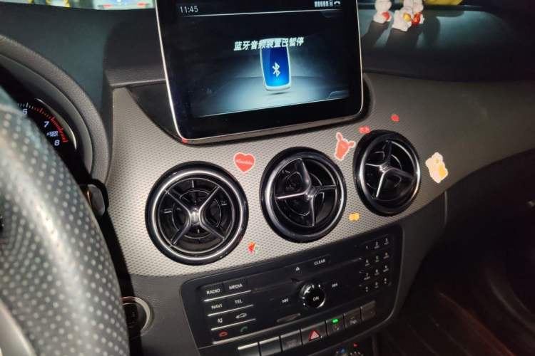 Used Mercedes-Benz B-Class 2017 B 200 Fashion Model Audio And AC Panel