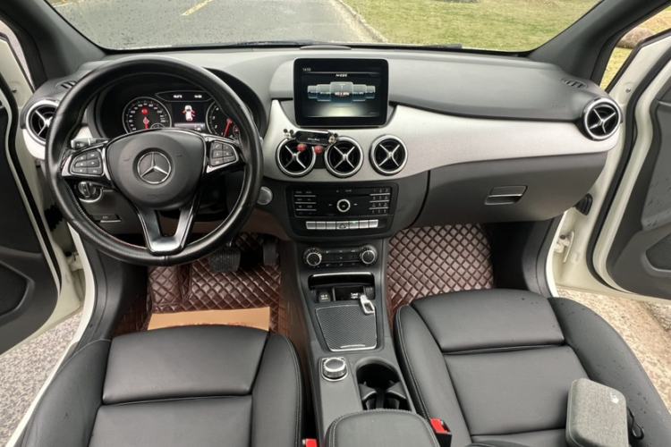Used Mercedes-Benz B-Class 2017 B 200 Sport Edition Audio And AC Panel