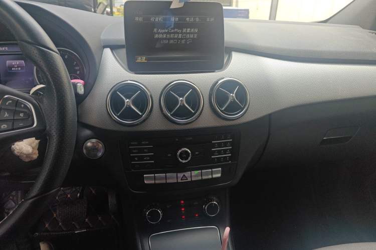 Used Mercedes-Benz B-Class 2017 B 200 Sport Edition Audio And AC Panel