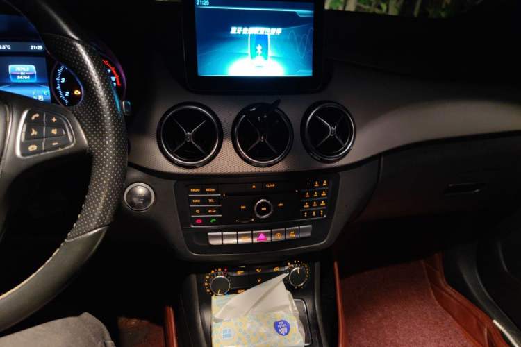 Used Mercedes-Benz B-Class 2017 B 200 Sport Edition Audio And AC Panel