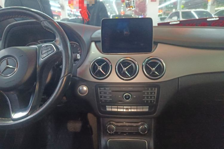 Used Mercedes-Benz B-Class 2017 B 200 Sport Edition Audio And AC Panel