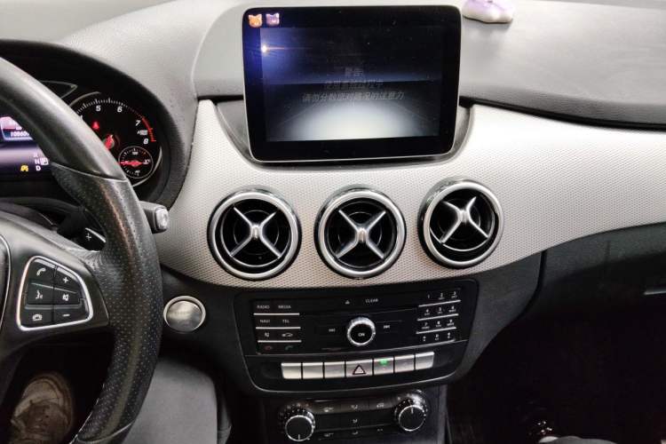Used Mercedes-Benz B-Class 2017 B 200 Sport Edition Audio And AC Panel
