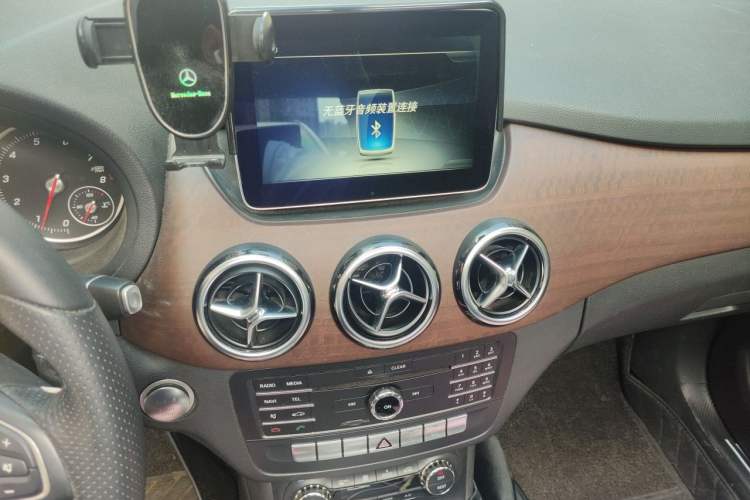 Used Mercedes-Benz B-Class 2017 B 200 Fashion Model Audio And AC Panel