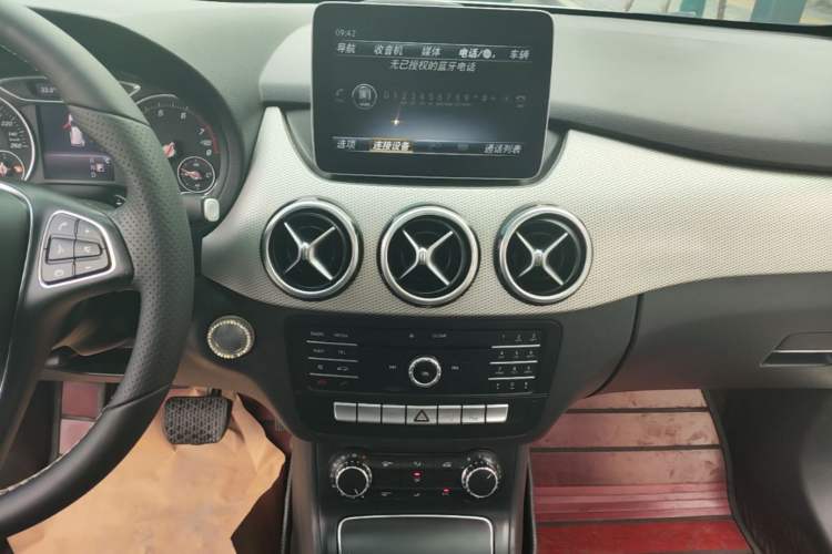 Used Mercedes-Benz B-Class 2017 B 200 Sport Edition Audio And AC Panel