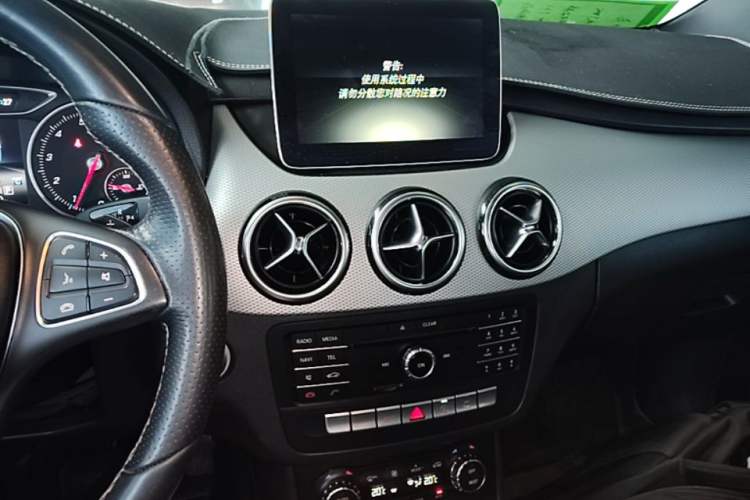 Used Mercedes-Benz B-Class 2017 B 200 Fashion Model Audio And AC Panel