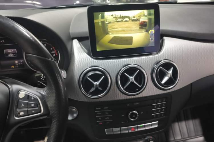 Used Mercedes-Benz B-Class 2017 B 200 Fashion Model Audio And AC Panel