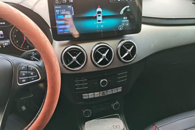 Used Mercedes-Benz B-Class 2017 B 200 Sport Edition Audio And AC Panel