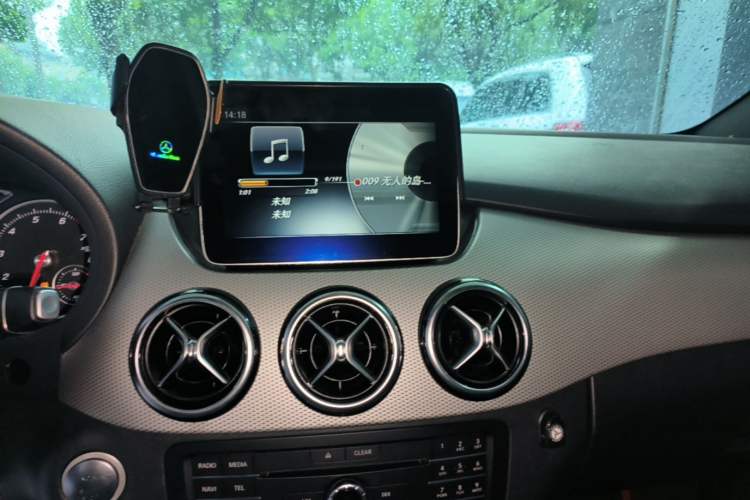 Used Mercedes-Benz B-Class 2017 B 200 Sport Edition Audio And AC Panel