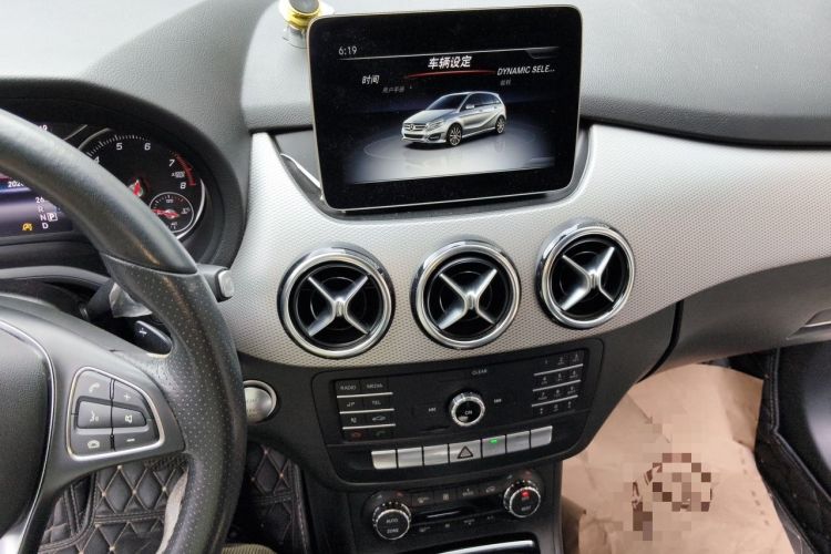 Used Mercedes-Benz B-Class 2017 B 200 Fashion Model Audio And AC Panel