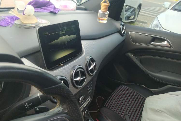 Used Mercedes-Benz B-Class 2017 B 200 Sport Edition Audio And AC Panel