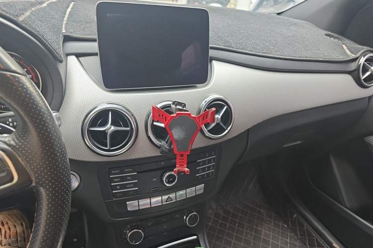 Used Mercedes-Benz B-Class 2017 B 200 Sport Edition Audio And AC Panel