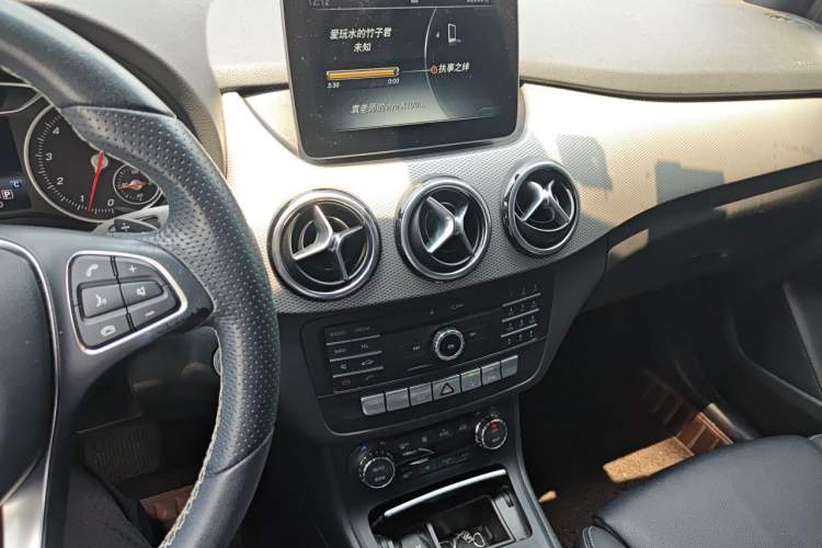 Used Mercedes-Benz B-Class 2017 B 200 Fashion Model Audio And AC Panel