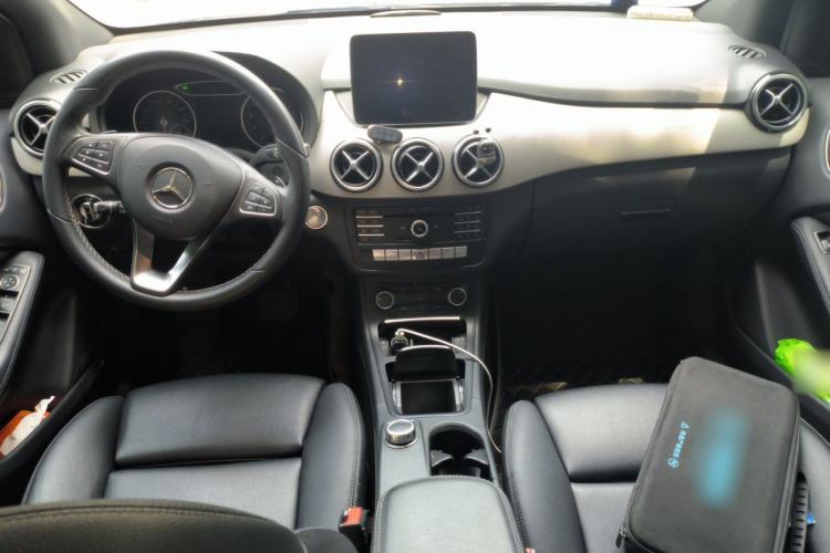 Used Mercedes-Benz B-Class 2017 B 200 Sport Edition Center Console