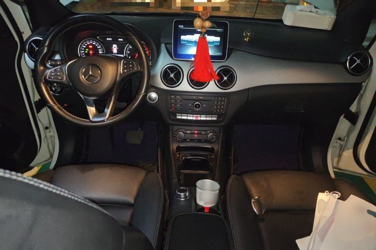 Used Mercedes-Benz B-Class 2017 B 200 Sport Edition Center Console