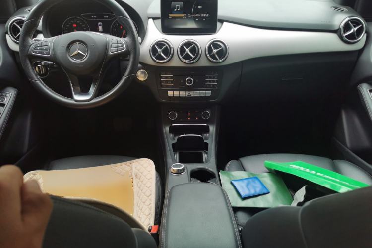 Used Mercedes-Benz B-Class 2017 B 200 Sport Edition Center Console
