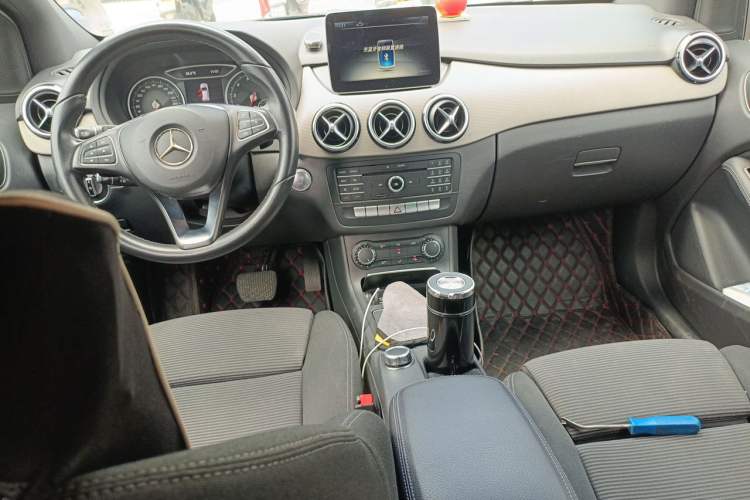 Used Mercedes-Benz B-Class 2017 B 180 Center Console