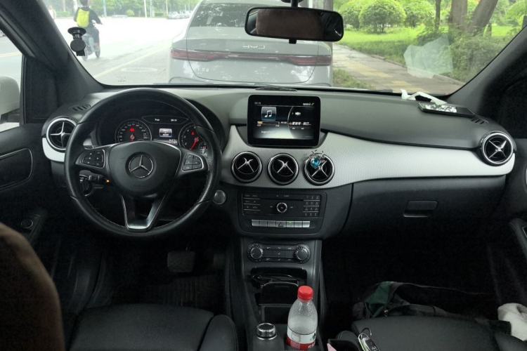 Used Mercedes-Benz B-Class 2017 B 200 Sport Edition Center Console